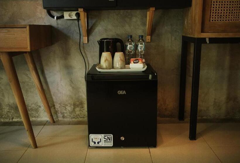 스탠다드 룸 풀장 전망, West Room At Semadi Living