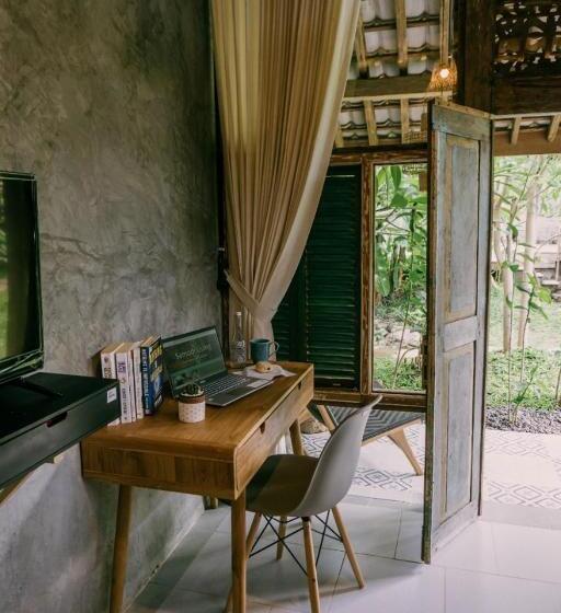 스탠다드 룸 풀장 전망, West Room At Semadi Living