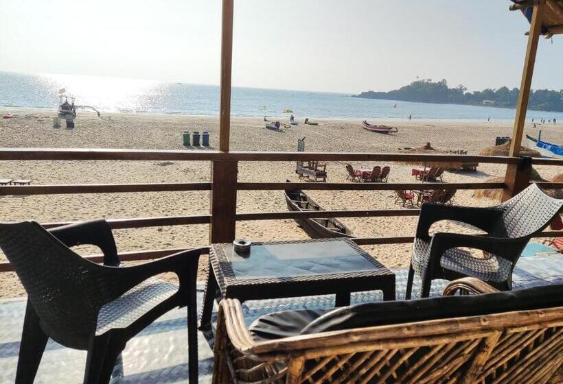 스탠다드 방갈로, Columbus Goa