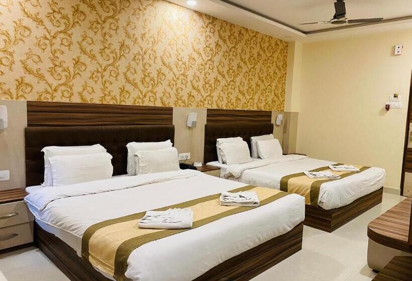 四人豪华间, Saayein Residency