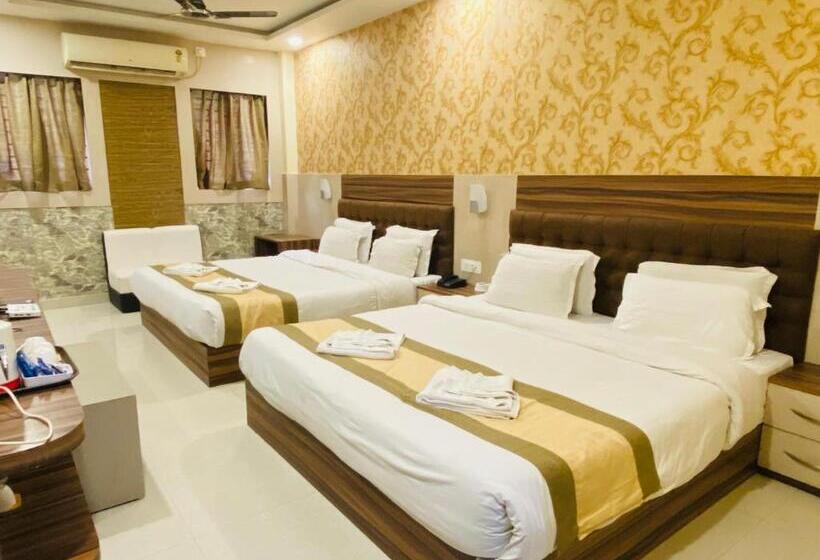 四人豪华间, Saayein Residency