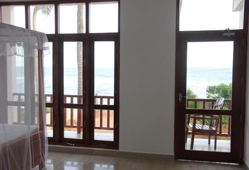 豪华海景房带阳台, Savenrose Beach Villa