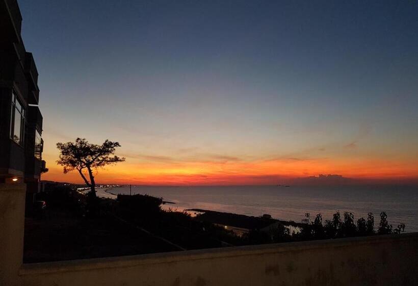 اتاق استاندارد با بالکن و چشم‌انداز دریا, B&b Villa Ngiolò Vista Mare