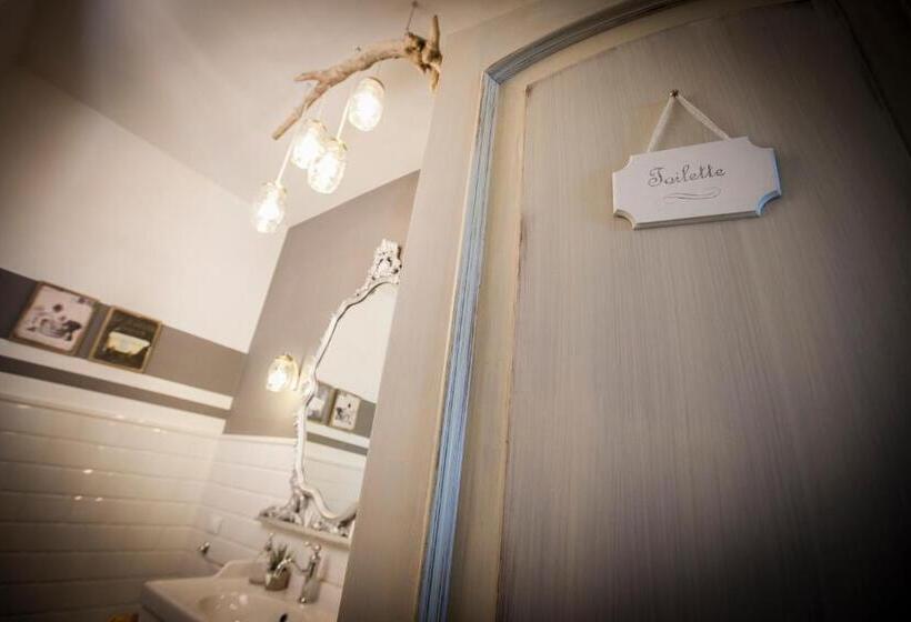 اتاق استاندارد با بالکن و چشم‌انداز دریا, B&b Villa Ngiolò Vista Mare