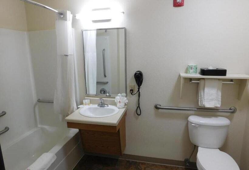 Номер Deluxe Адаптированный для Инвалидов, Days Inn & Suites By Wyndham Rochester South