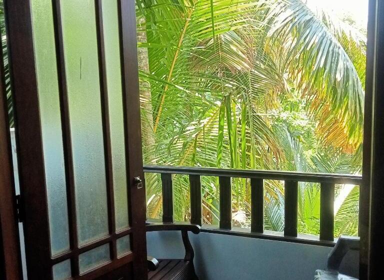 带阳台的豪华间, Dew Drop Villa