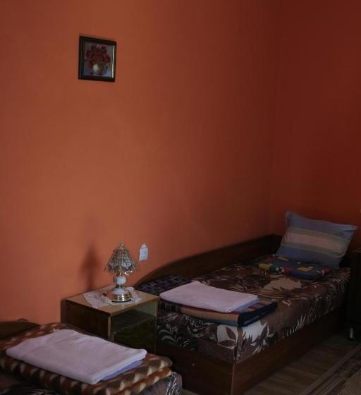 Трехместный Номер Стандарт Совместная Ванная, Guest House Edelvais