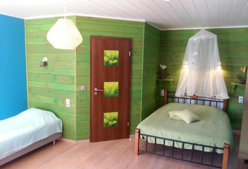 Четырехместный Номер Стандарт, La Villa Roannaise