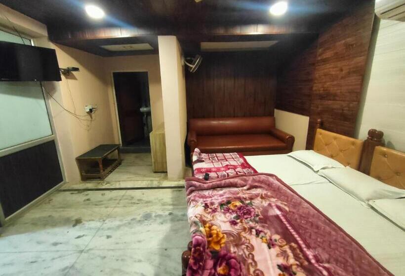 Quarto Superior Quádruplo, Shubhadra Guest House