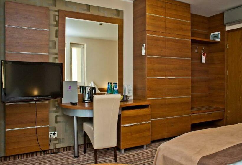 Номер Стандарт, 77 Restauracja Spa
