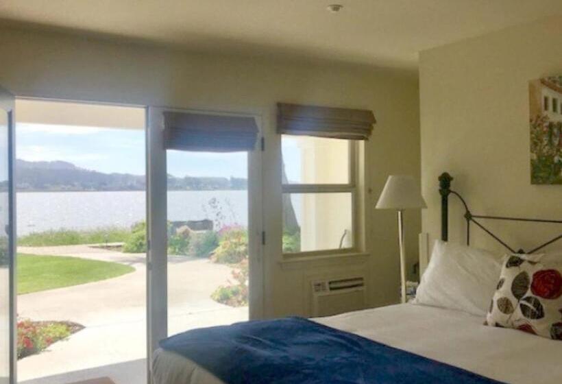 스탠다드 룸 킹사이즈 침대, Back Bay Inn