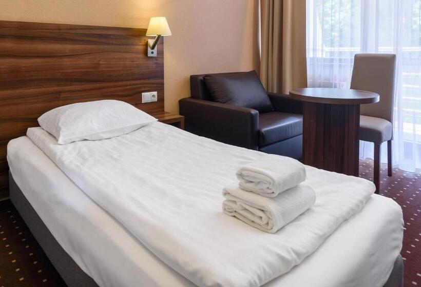 Quarto Triplo Estandar com Sacada, Podium