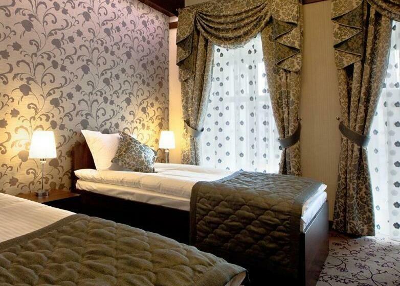 Quarto Estandar, Restauracja Platan