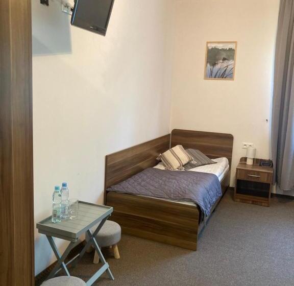 Quarto Estandar, Solec