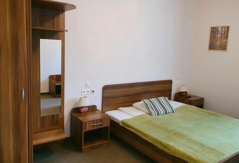 Quarto Estandar, Solec