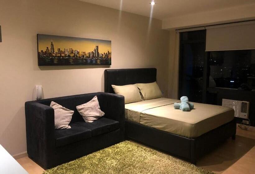 استودیوی استاندارد, The Gramercy Makati