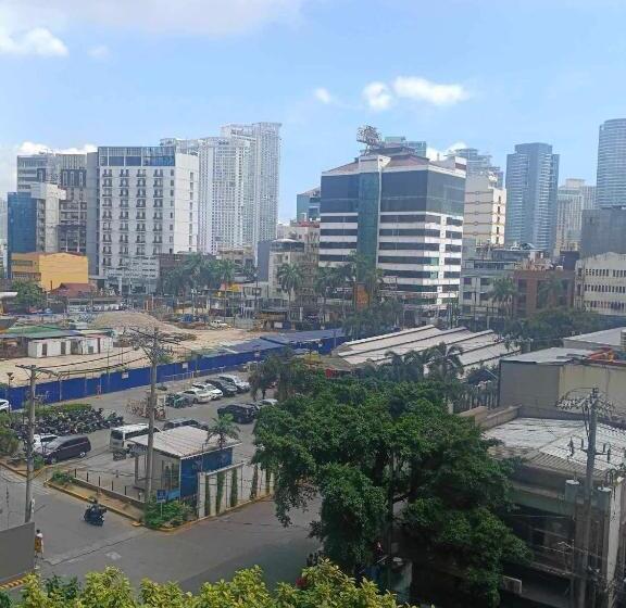 استودیوی استاندارد, The Gramercy Makati