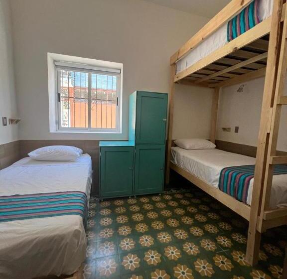 スタンダードトリプルルーム, Hostal Doña Cuca