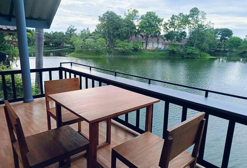 Номер Deluxe с Балконом, Khao Yai Lake Hill Resort เขาใหญ่เลค ฮิลล์ รีสอร์ท