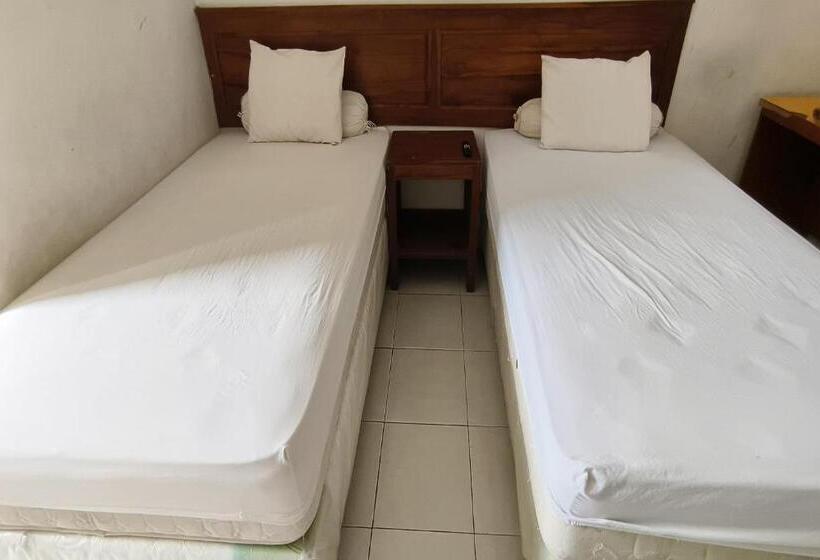 اتاق استاندارد, Oyo 93512 Umbuy Homestay