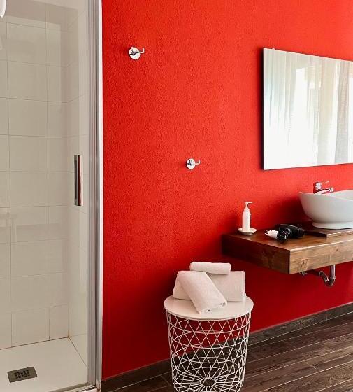 Номер Стандарт с Балконом, Carrales Guest House