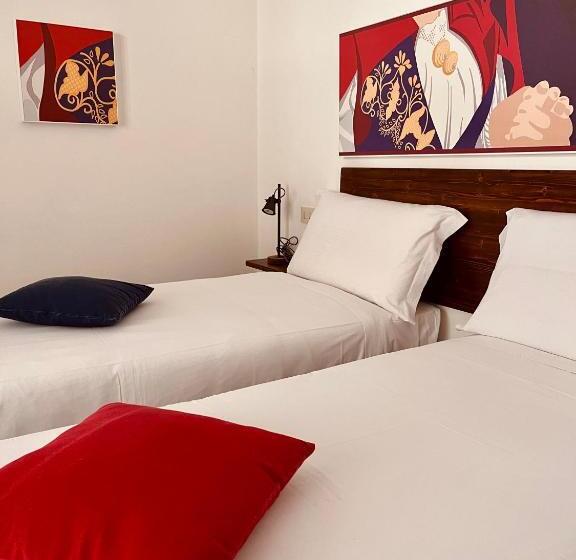 Номер Стандарт с Балконом, Carrales Guest House