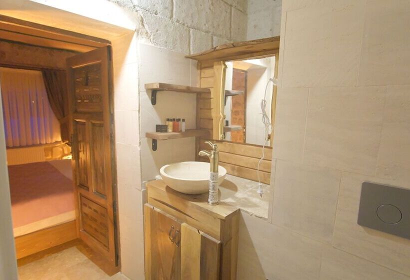 Номер Стандарт, Euphoria Cave House