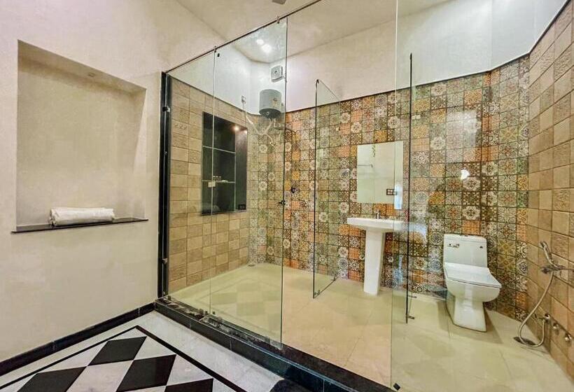 Family Suite, Vasudev Niwas