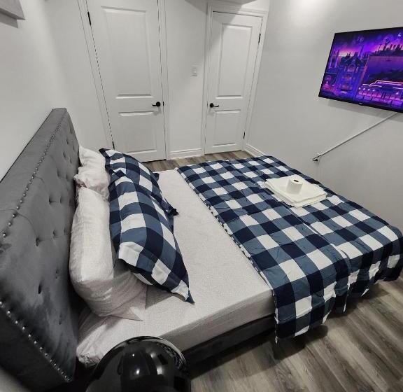 带共用浴室的标准房间, New Modern Room In Innisfil