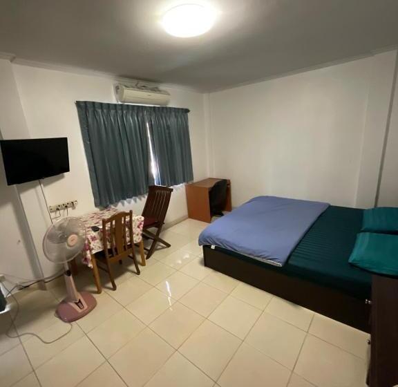 Номер Стандарт с Балконом, Ta Worapanom House Edelweiss