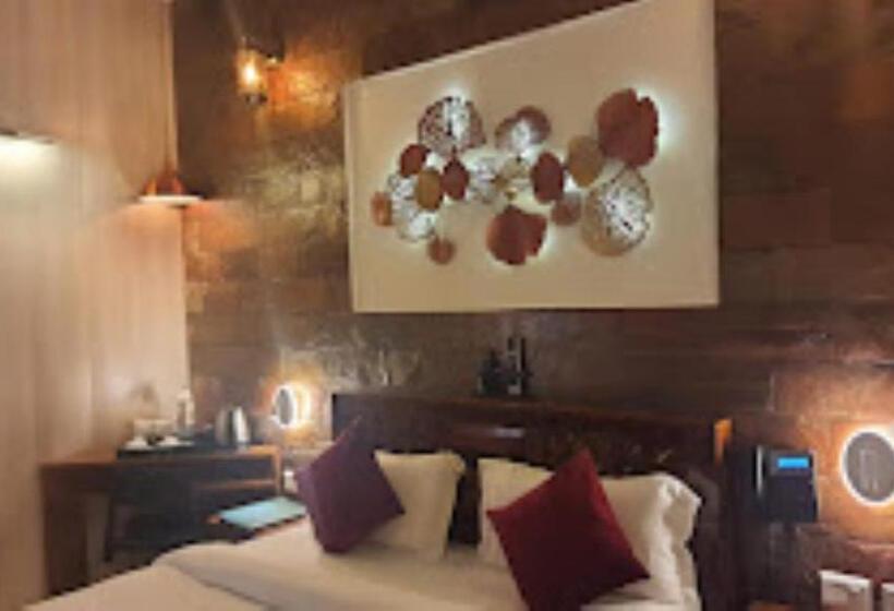 Номер Deluxe, Yashmay Villa Club & Resort,gonda