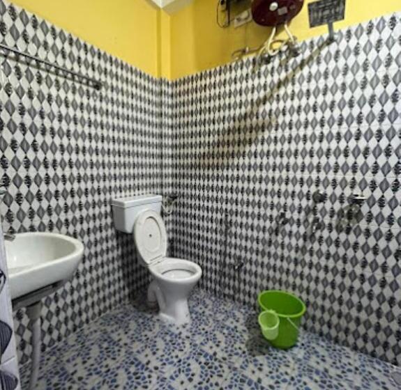 Номер Стандарт Трехместный, Roop Amrit Guest House , Agartala