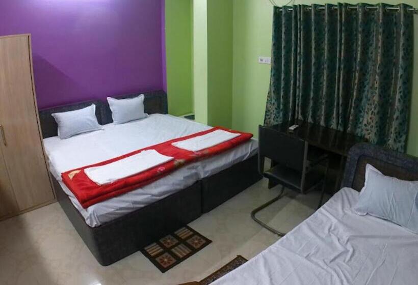 Четырехместный Номер Стандарт, Roop Amrit Guest House , Agartala