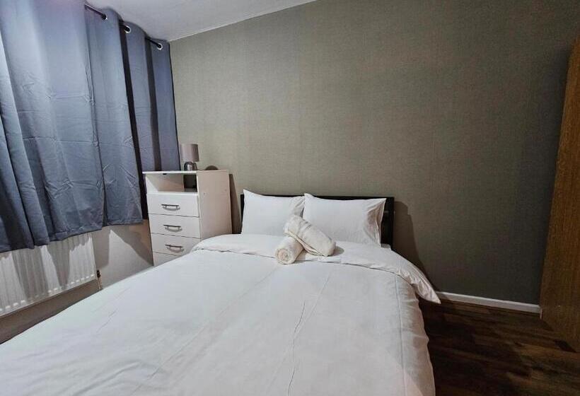 غرفة قياسية, Spitalfields Rooms