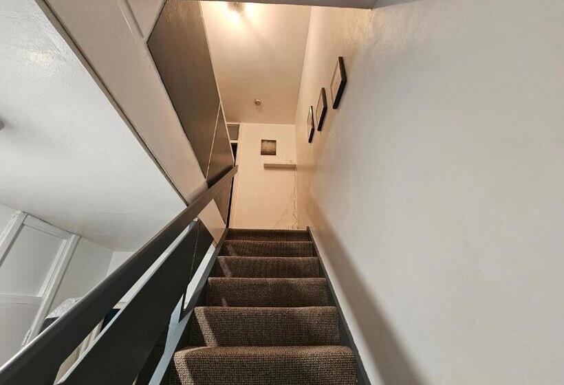غرفة قياسية, Spitalfields Rooms