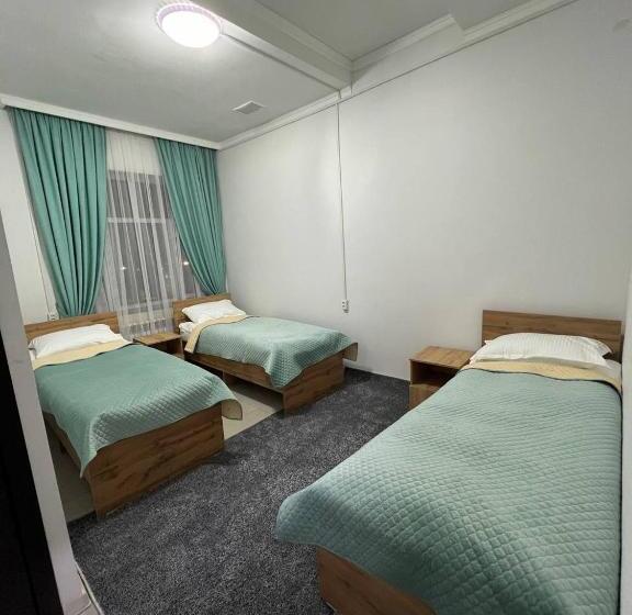 اتاق استاندارد سه نفره, Sayak Hostel