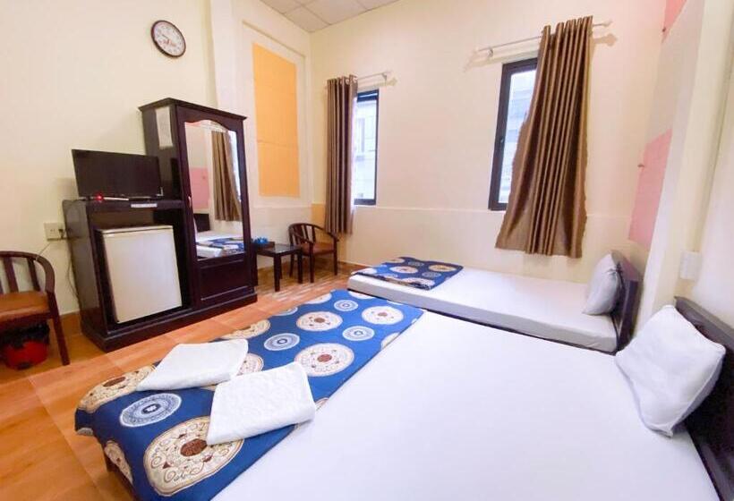 Economy Quadruple Room, Khách Sạn Nam đô 1
