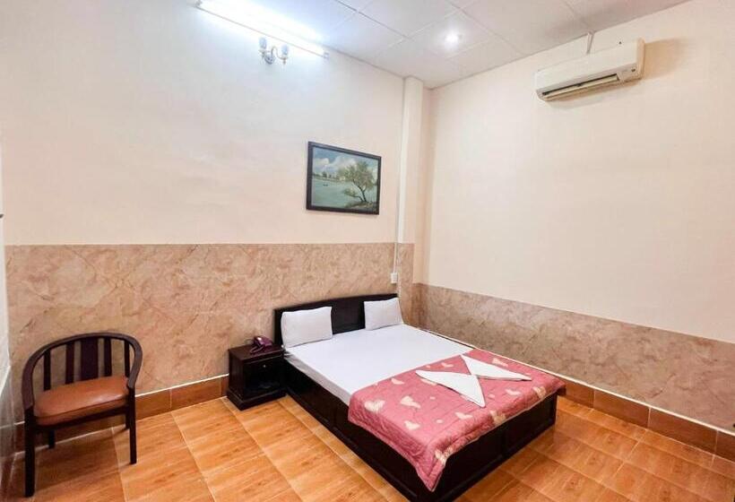 اتاق استاندارد با تخت بزرگ, Khách Sạn Nam đô 1