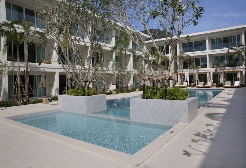 Номер Deluxe Вид на Бассейн, Niranapa Boutique Resort