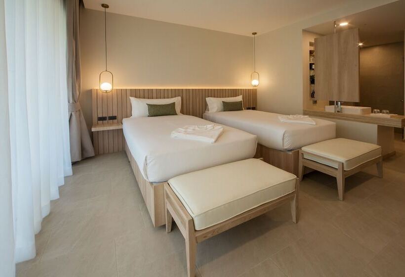 Номер Deluxe Вид на Бассейн, Niranapa Boutique Resort