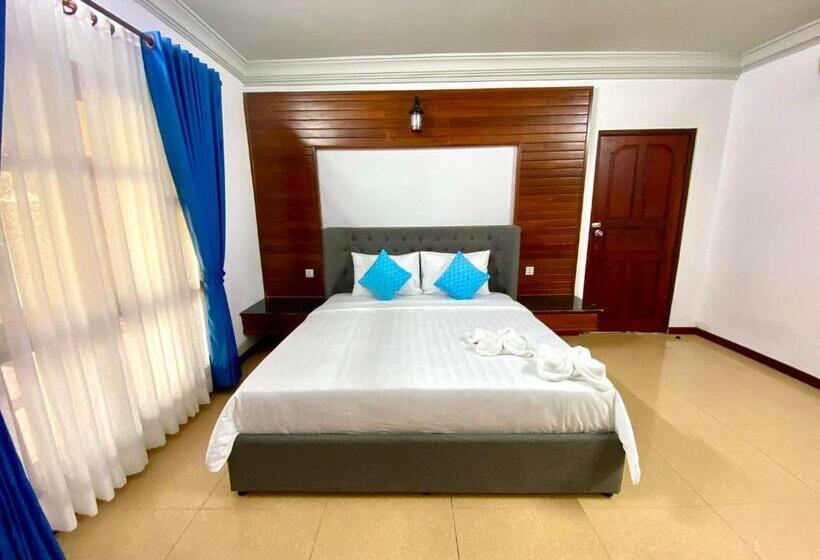 اتاق استاندارد, Behind Shopping Guest House