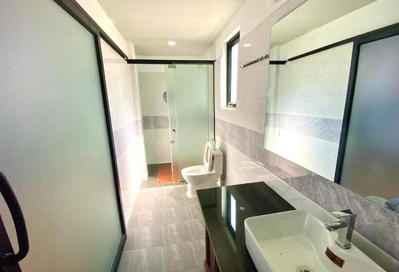 اتاق استاندارد, Behind Shopping Guest House