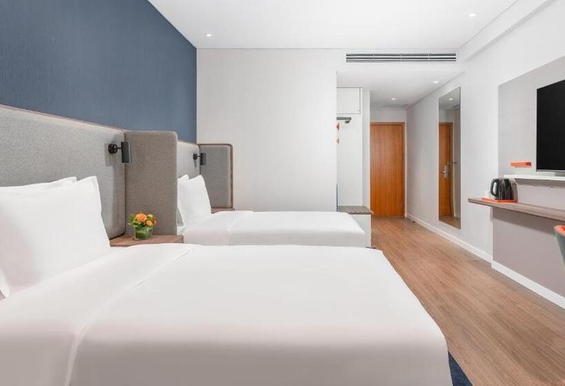 Номер Стандарт, Holiday Inn Express Weifang City Center, An Ihg