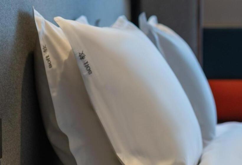 带大床的标准间, Holiday Inn Express Weifang City Center, An Ihg