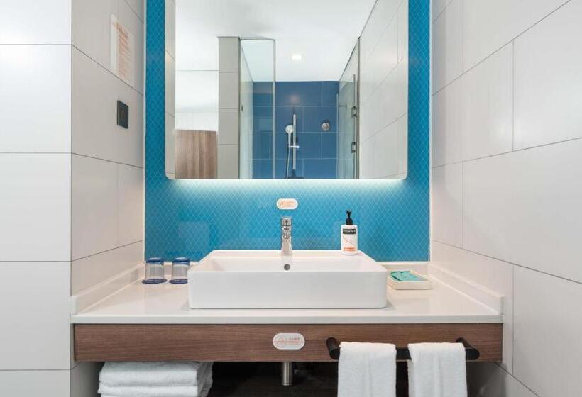 带大床的标准间, Holiday Inn Express Weifang City Center, An Ihg