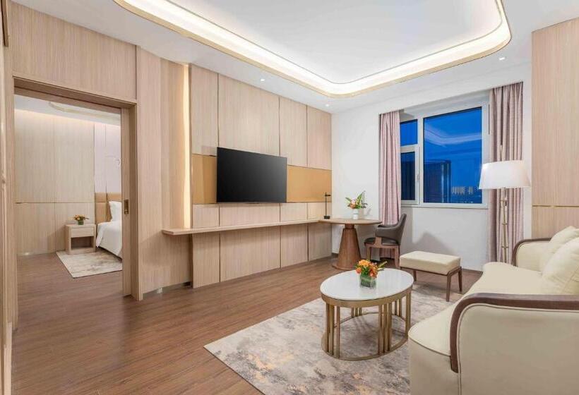 Люкс Кровать Кинг, Holiday Inn Express Weifang City Center, An Ihg