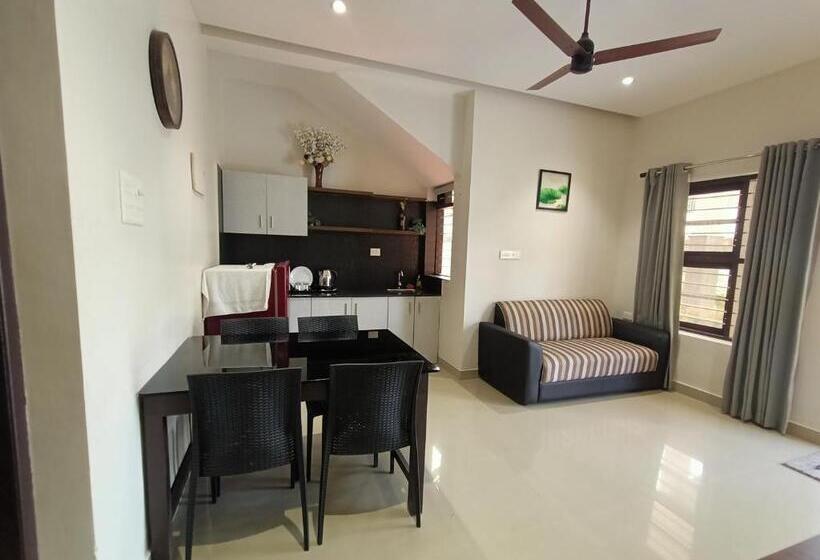 Семейный Номер, Stayberries Hornbill Villa Athirappilly
