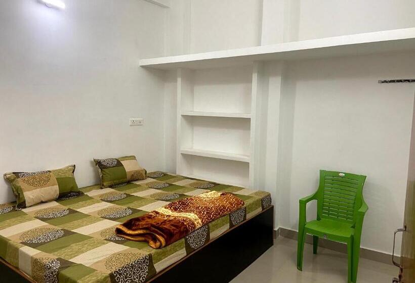 Quarto Familiar, Garuda Guest House