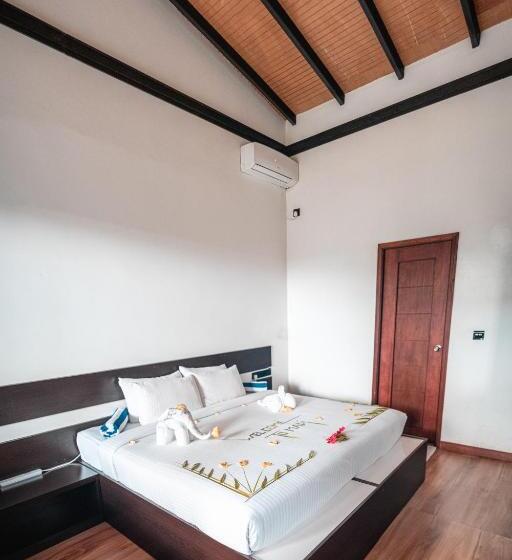 اتاق لوکس, Madi Giri Guest House
