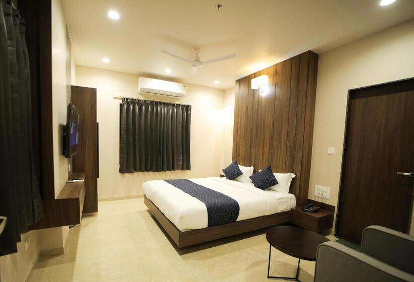 スーペリアールーム, Maruti Group Of Hotels   The Shivam